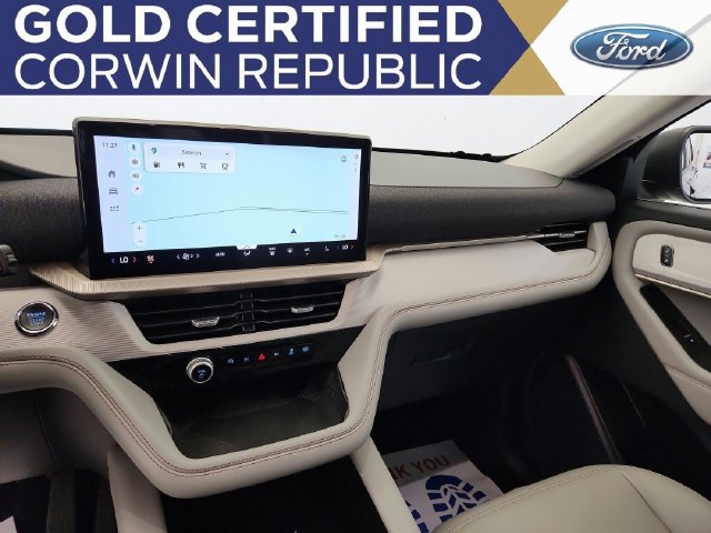 Used 2025 Ford Explorer Active w/ Active Comfort Package AWD/4WD image 20