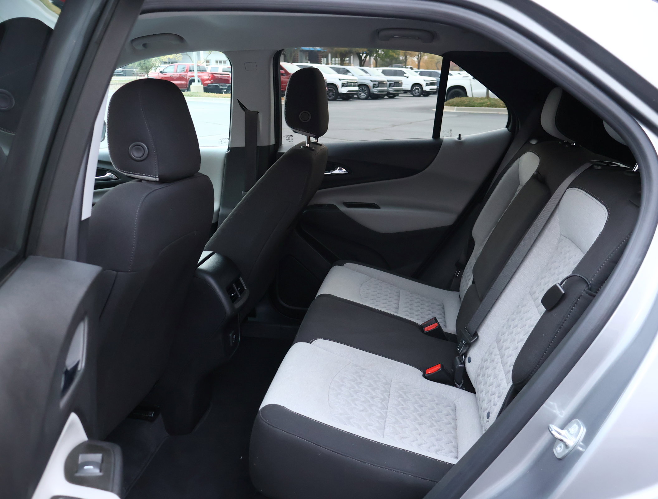 Used 2023 Chevrolet Equinox LS w/ LS Convenience Package image 18