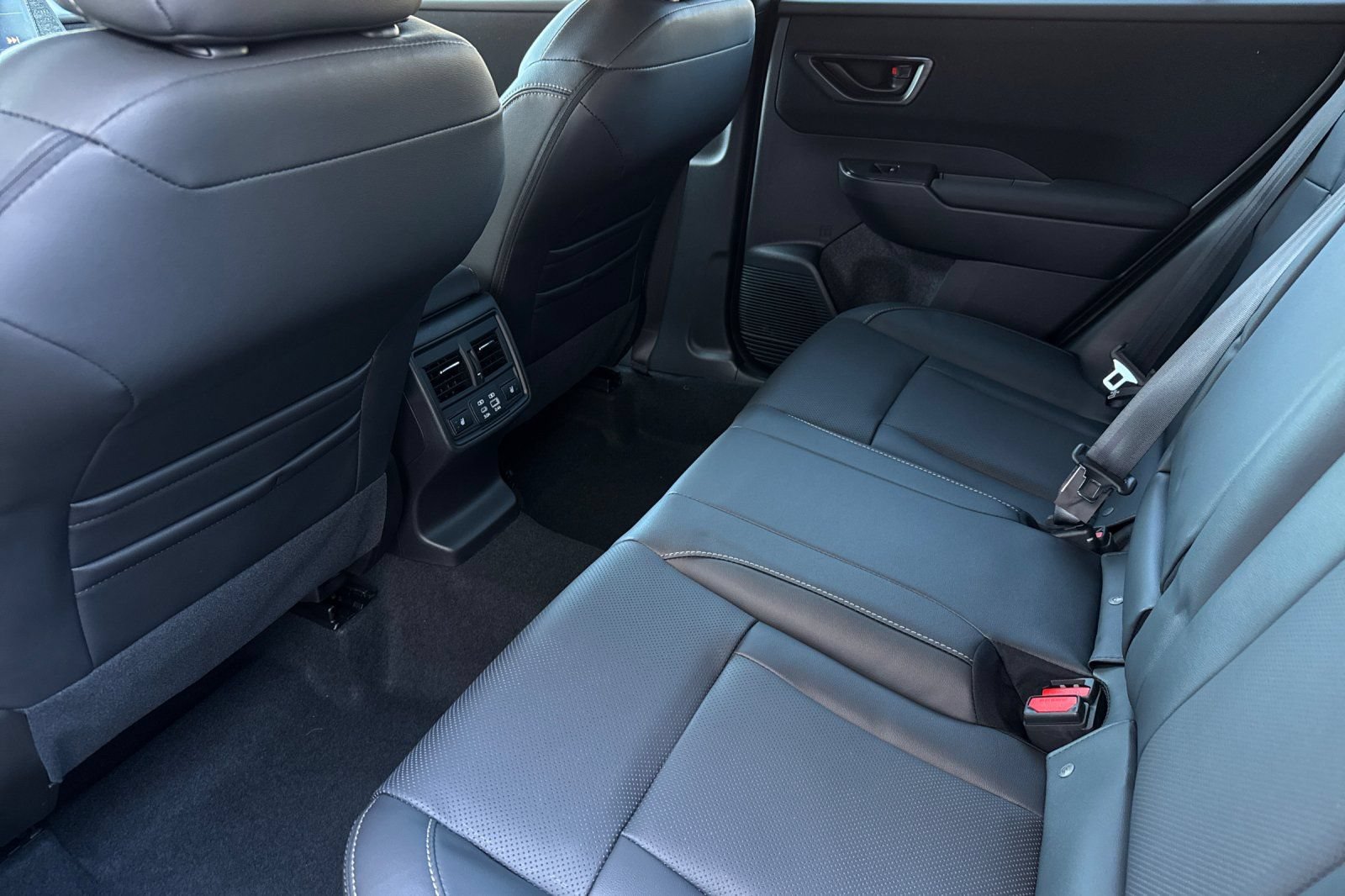 New 2026 Subaru Outback Limited AWD/4WD image 14