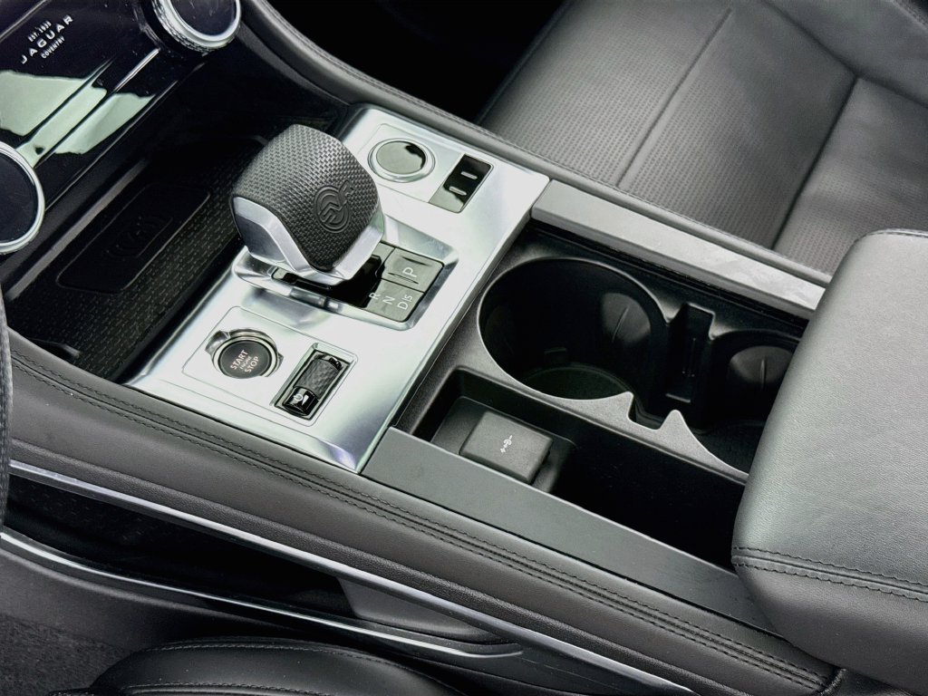 Certified 2024 Jaguar F-PACE SVR AWD/4WD image 19