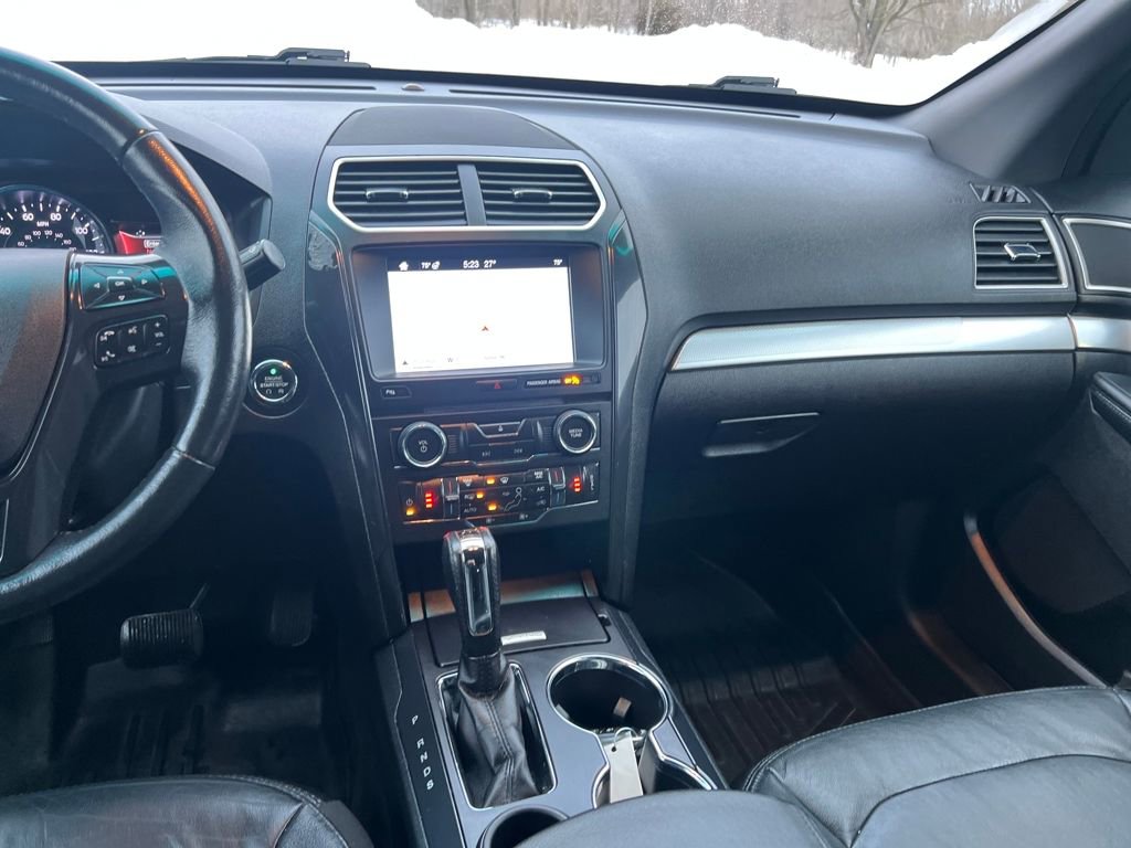 Used 2017 Ford Explorer XLT w/ Equipment Group 202A image 23