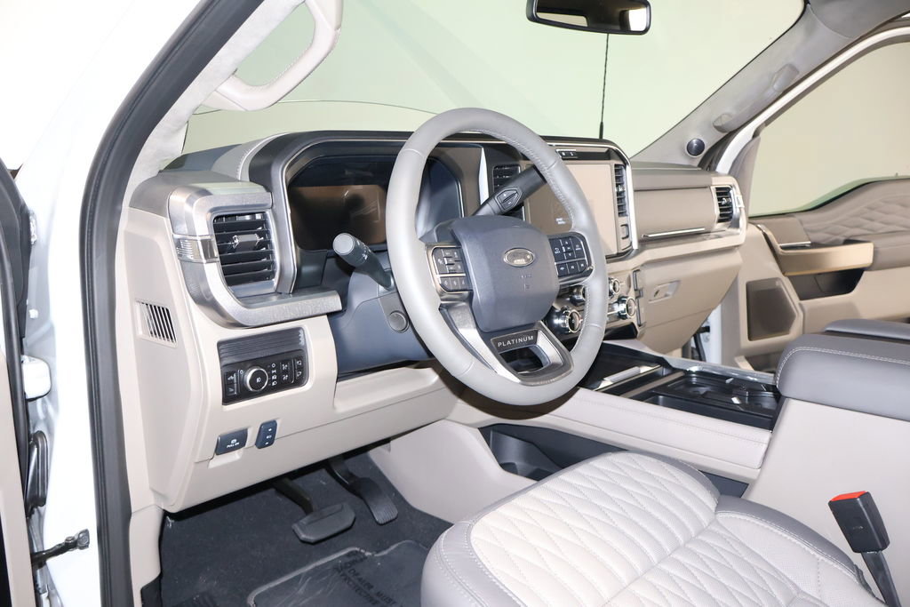 Used 2025 Ford F250 Platinum w/ Platinum Plus Package image 27