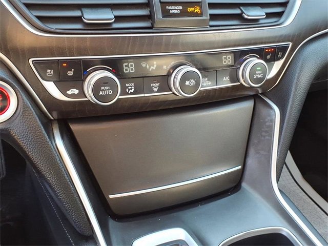 Used 2018 Honda Accord Touring image 16