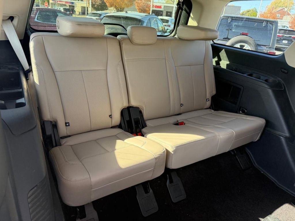 Used 2022 Ford Expedition XLT image 5