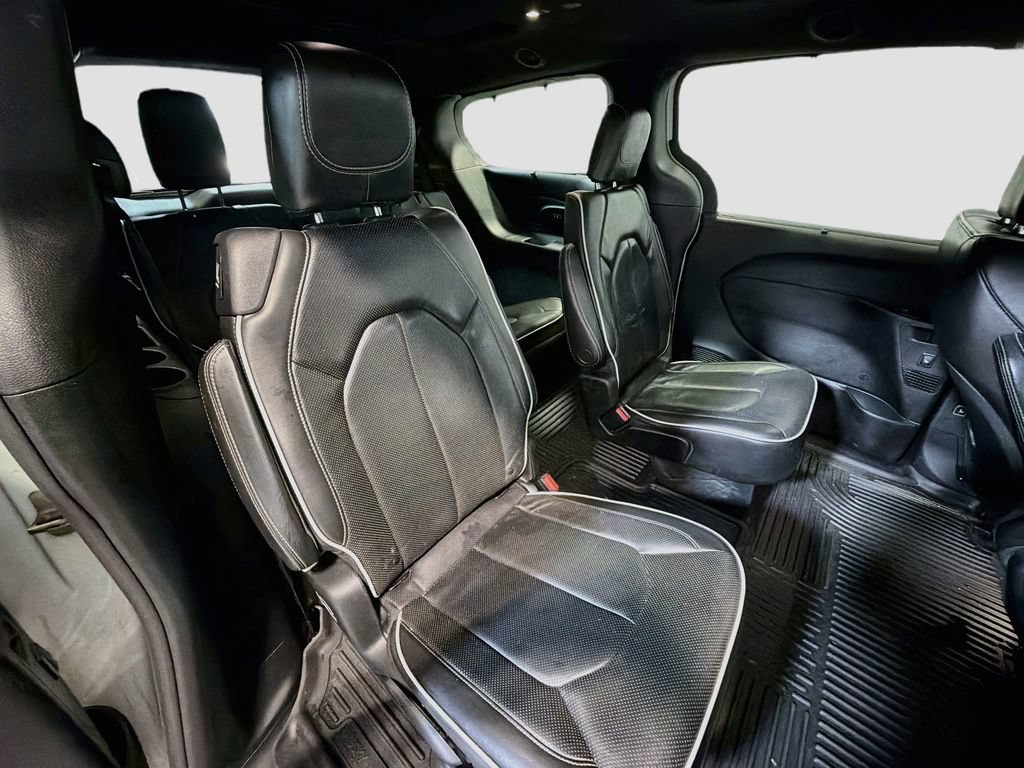 Used 2019 Chrysler Pacifica Limited w/ S Appearance Package FWD image 28