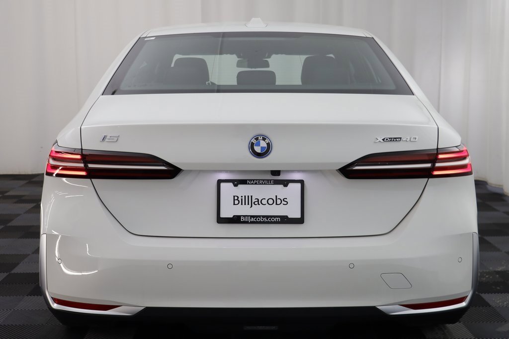 New 2026 BMW i5 eDrive40 image 17