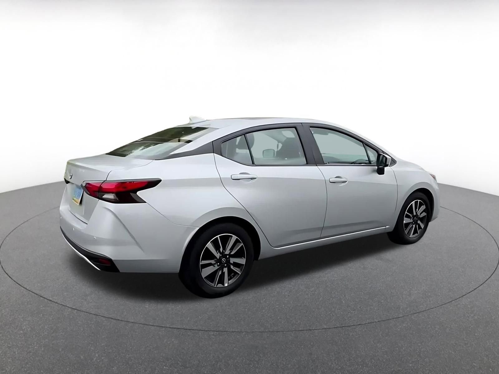Used 2025 Nissan Versa SV FWD image 15