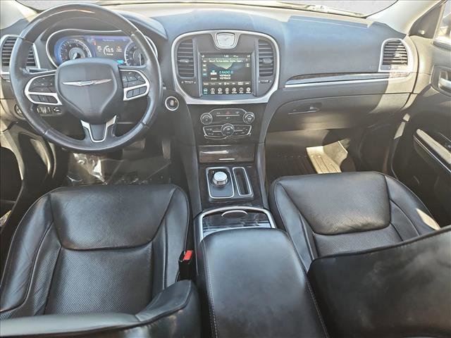 Used 2018 Chrysler 300 Limited image 16