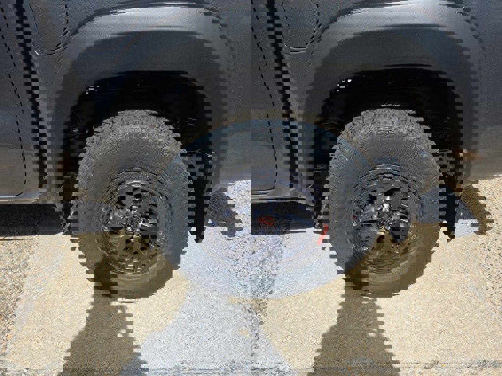 New 2025 Nissan Frontier PRO-4X image 12
