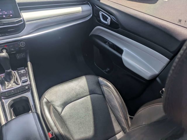 Used 2023 Jeep Compass Limited w/ Sun and Sound Group image 17