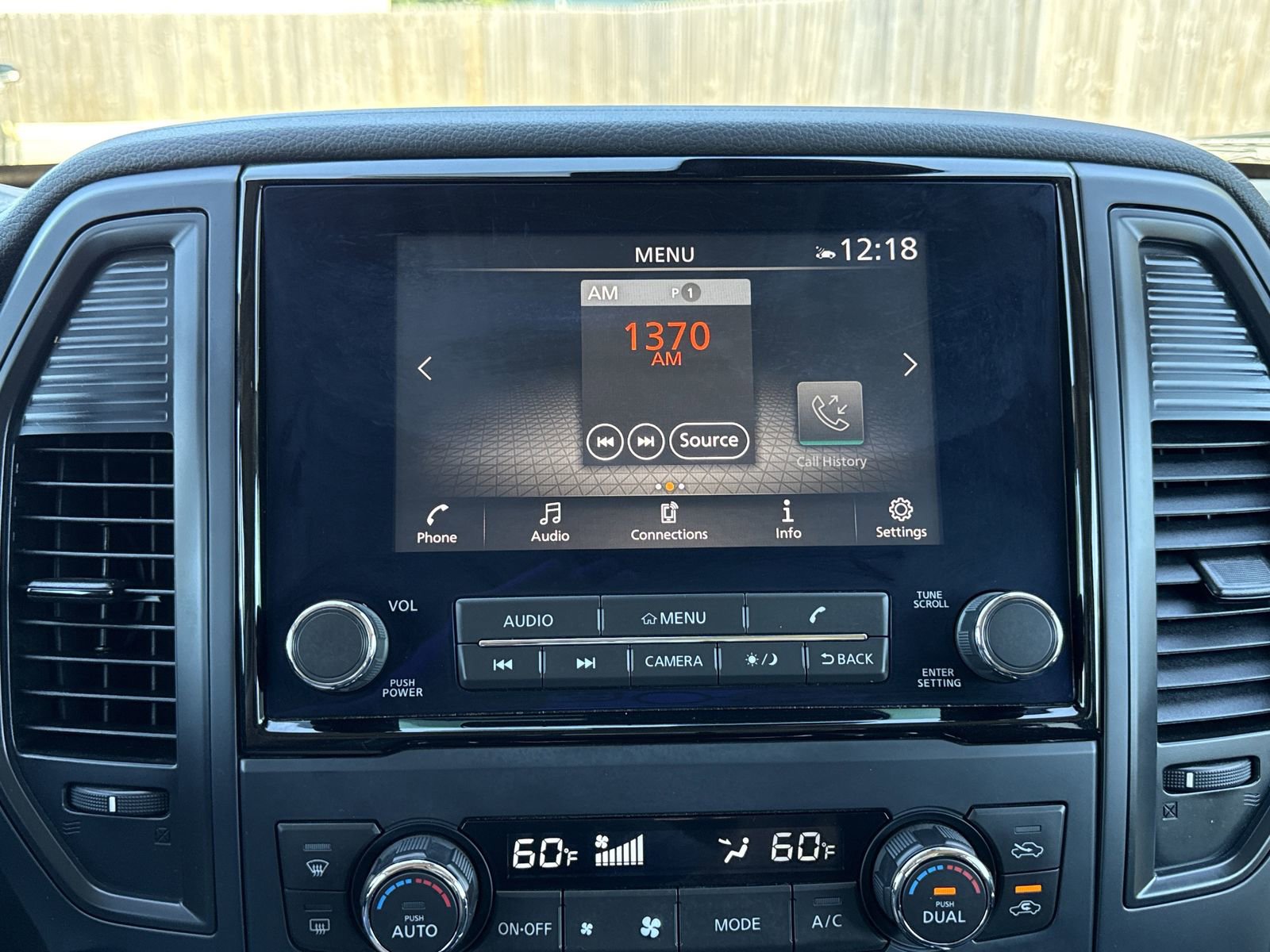 Used 2024 Nissan Titan SV w/ SV Convenience Package image 21