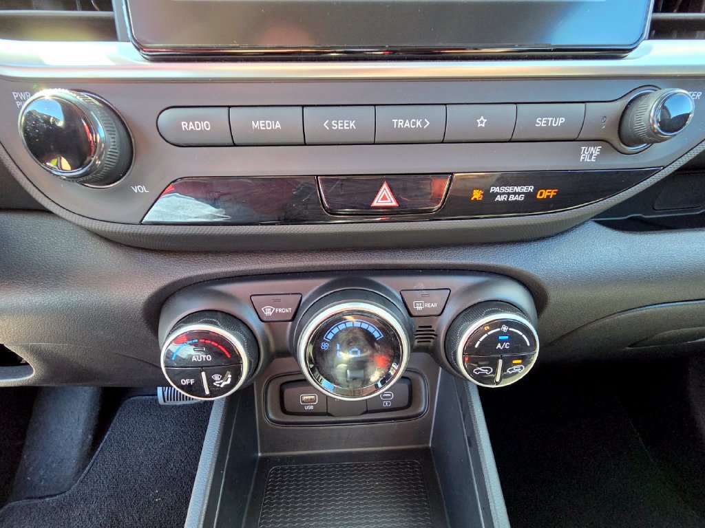 Used 2023 Hyundai Venue SEL FWD image 22