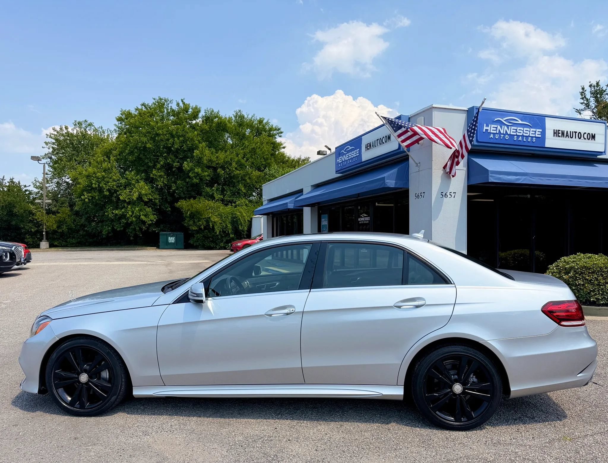 Used 2015 Mercedes-Benz E 350 4MATIC Sedan w/ Premium 1 Package image 21