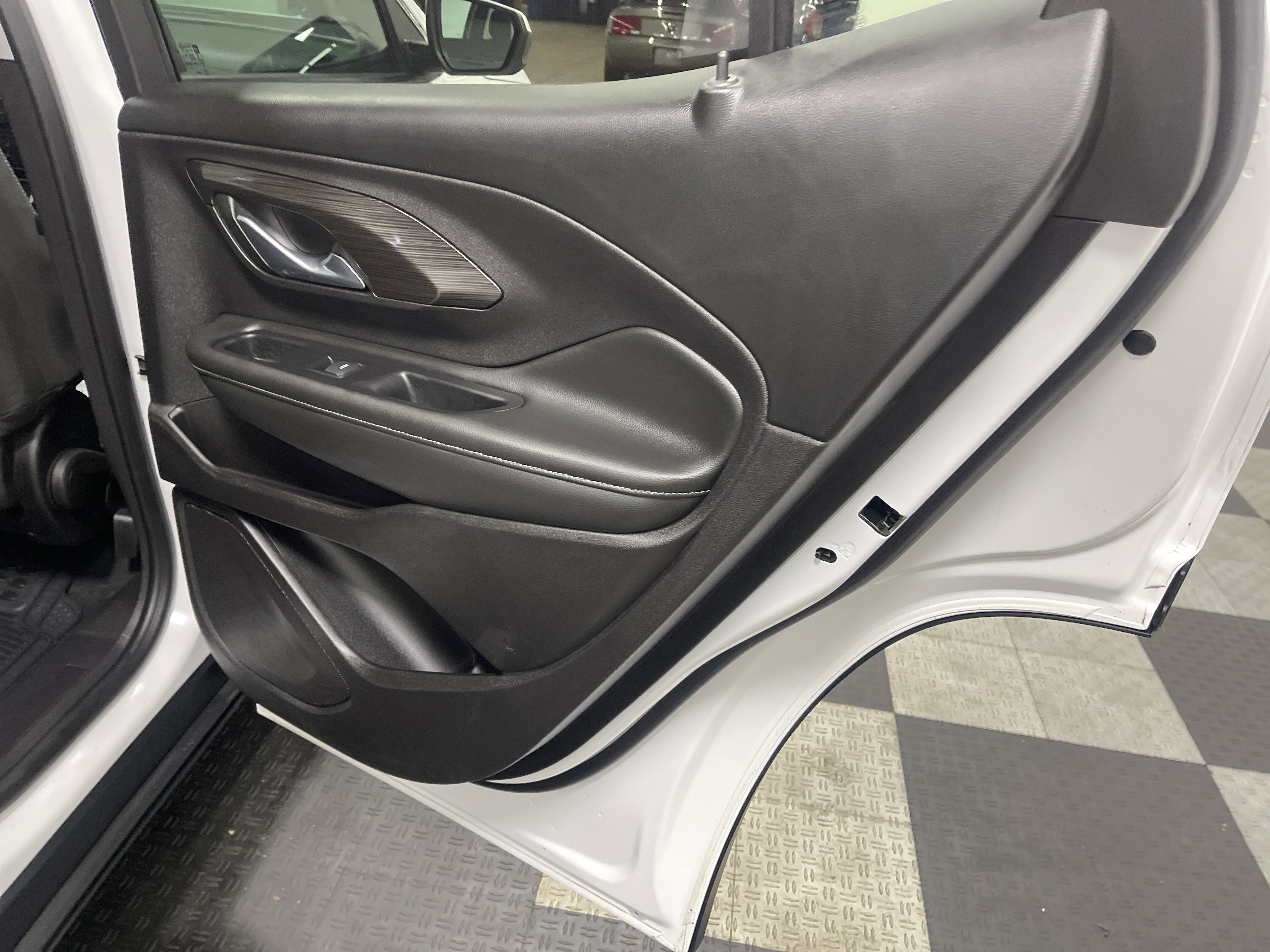 Used 2024 GMC Terrain SLE FWD image 19