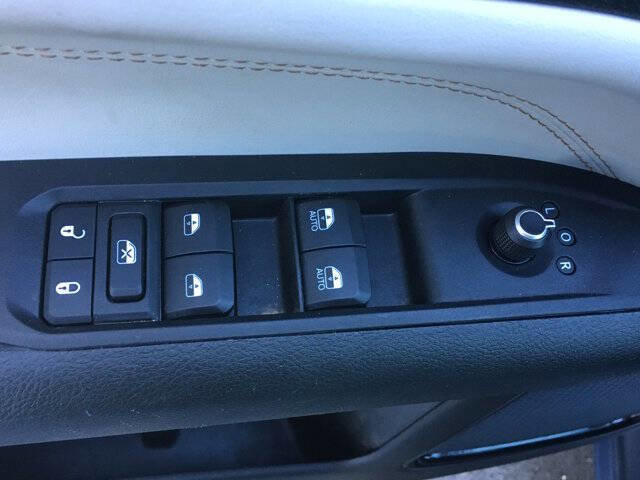 Used 2022 Jeep Compass Limited image 13