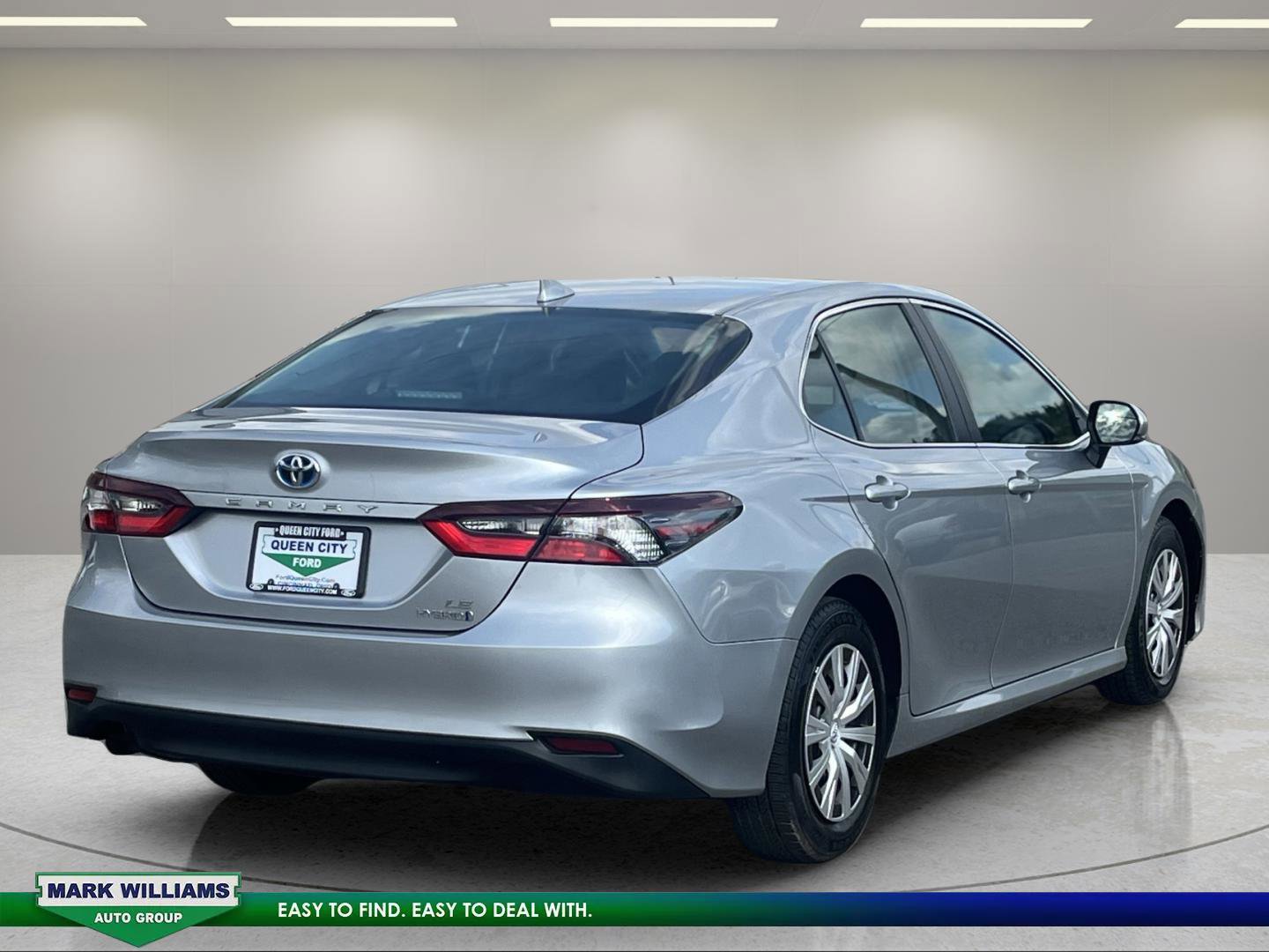 Used 2024 Toyota Camry LE FWD image 3