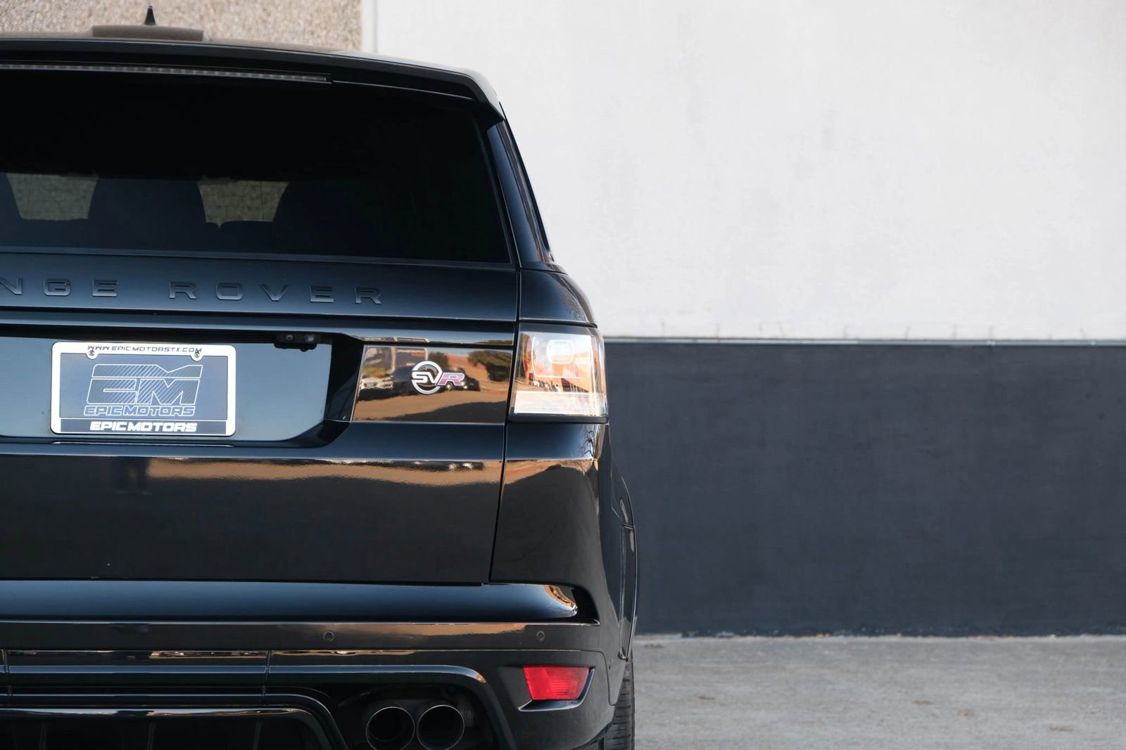 Used 2017 Land Rover Range Rover Sport SVR image 17