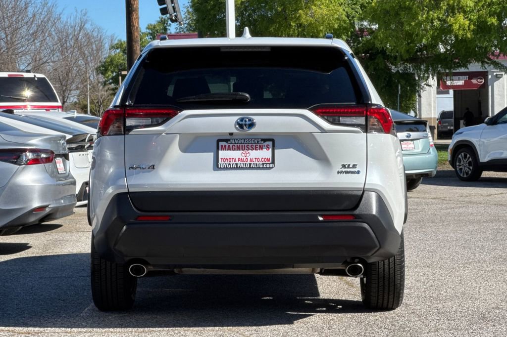 Certified 2023 Toyota RAV4 XLE Premium image 4