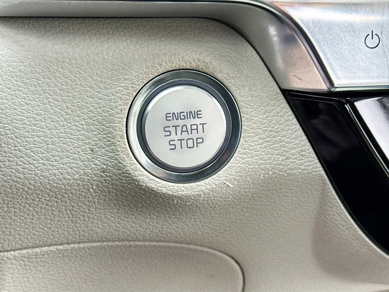 Used 2022 Kia Telluride EX w/ EX Premium Package FWD image 9