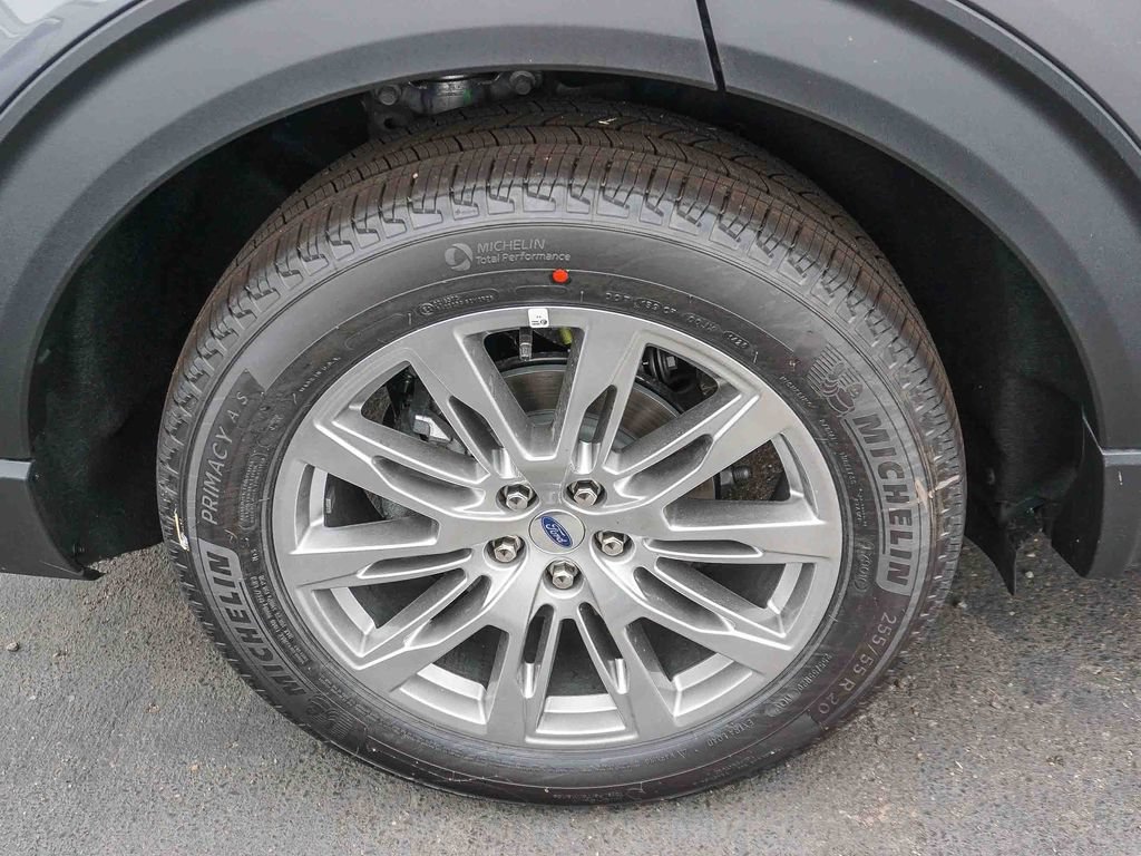 New 2026 Ford Explorer Platinum RWD image 8