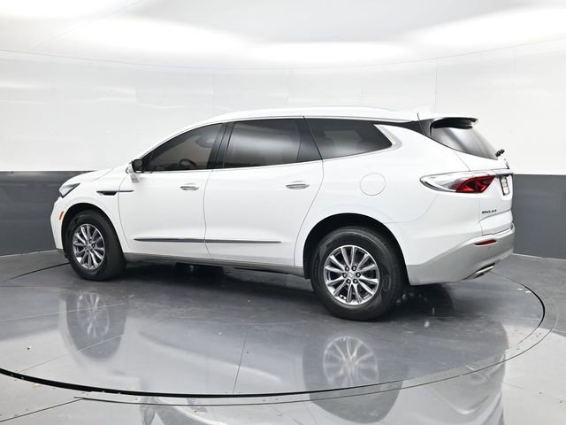 Used 2024 Buick Enclave Essence w/ Technology Package image 5