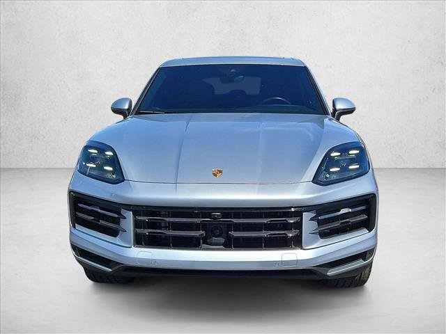 Used 2024 Porsche Cayenne image 2