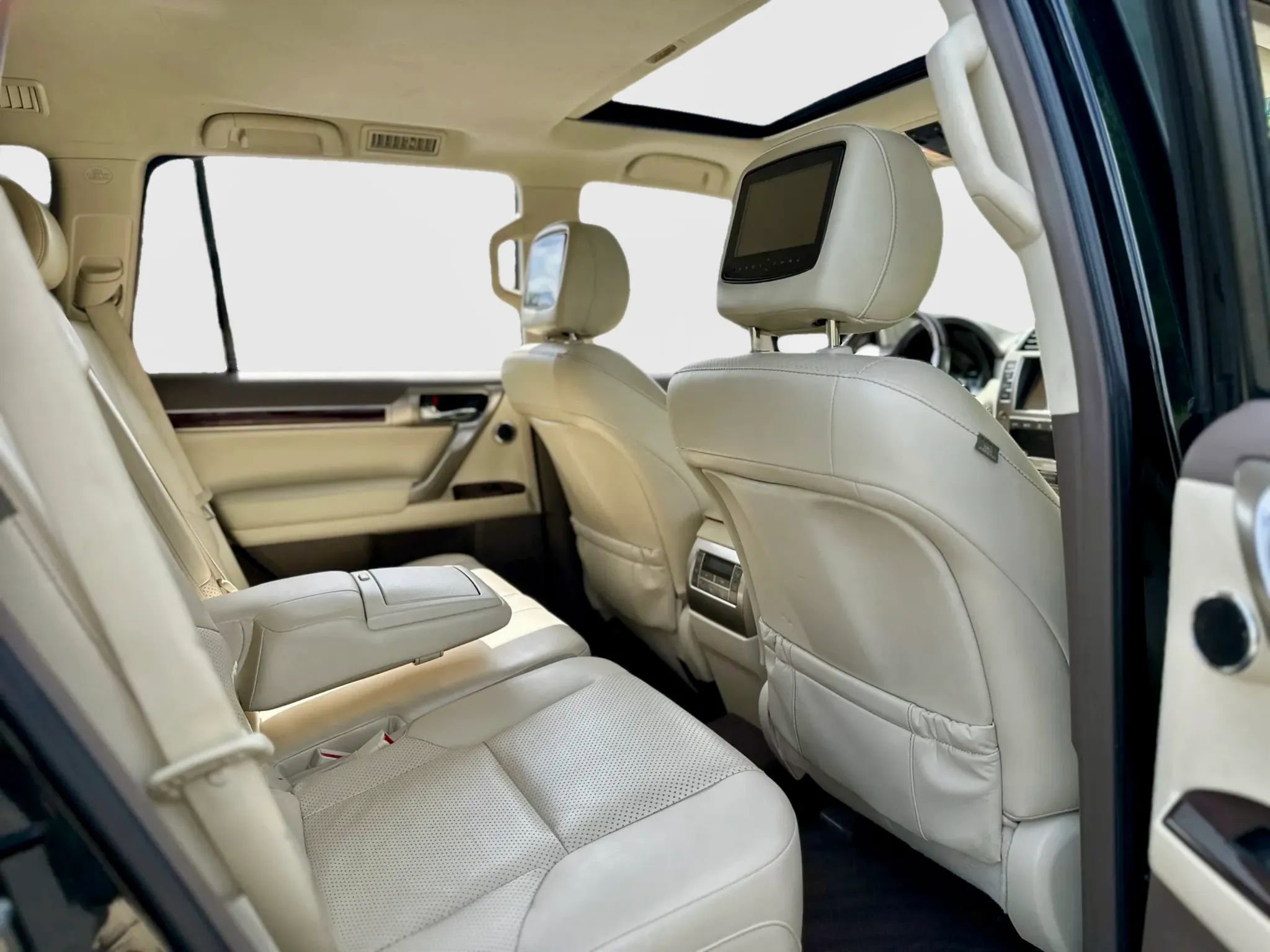 Used 2014 Lexus GX 460 Luxury w/ Driver Support Package AWD/4WD image 28