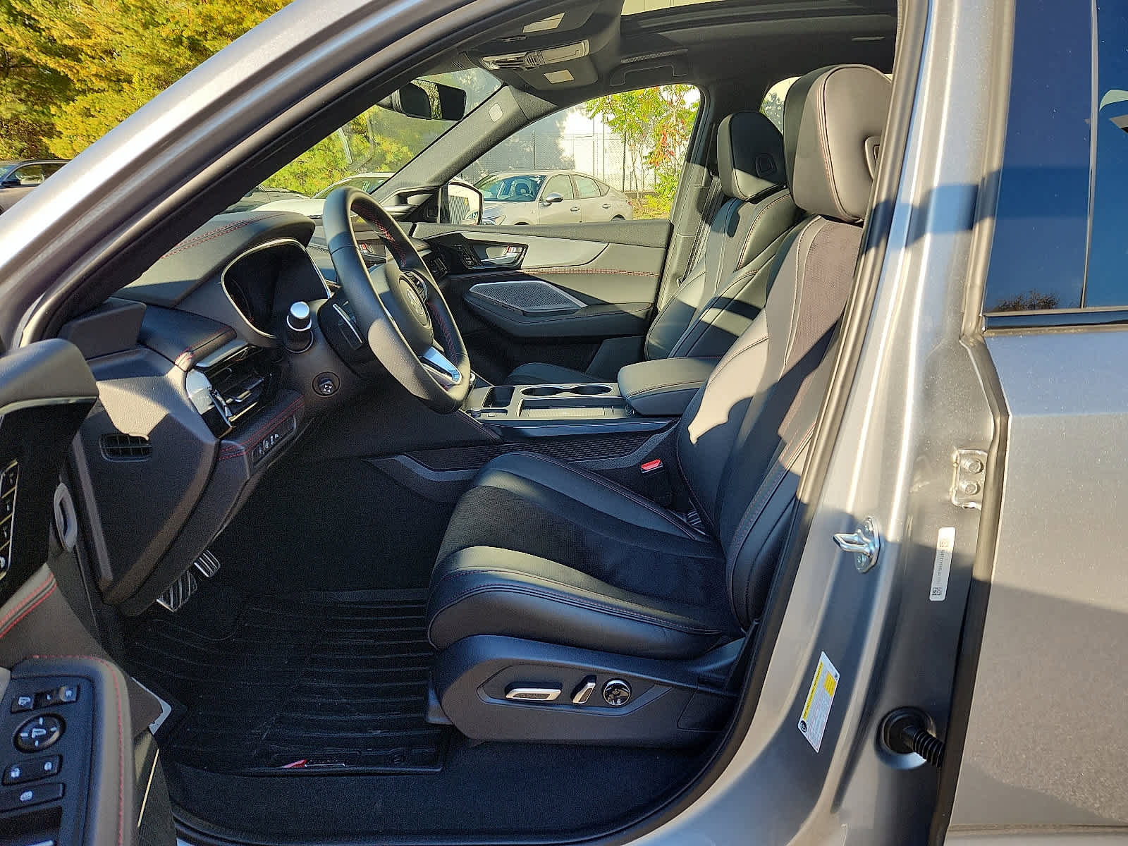 Used 2025 Acura MDX A-Spec image 15