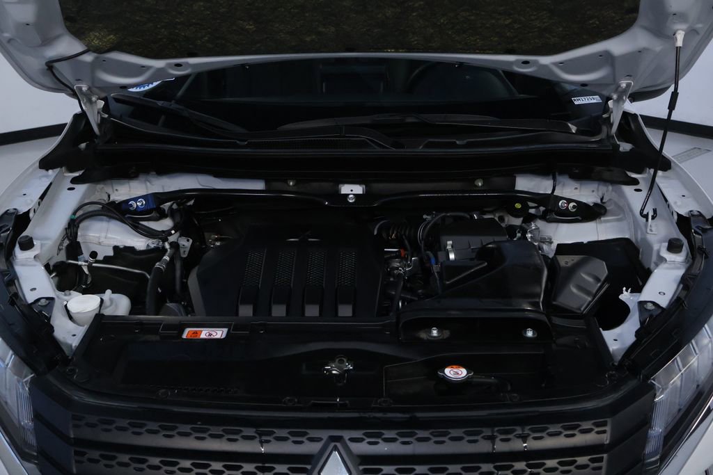 Used 2024 Mitsubishi Eclipse Cross SE image 32