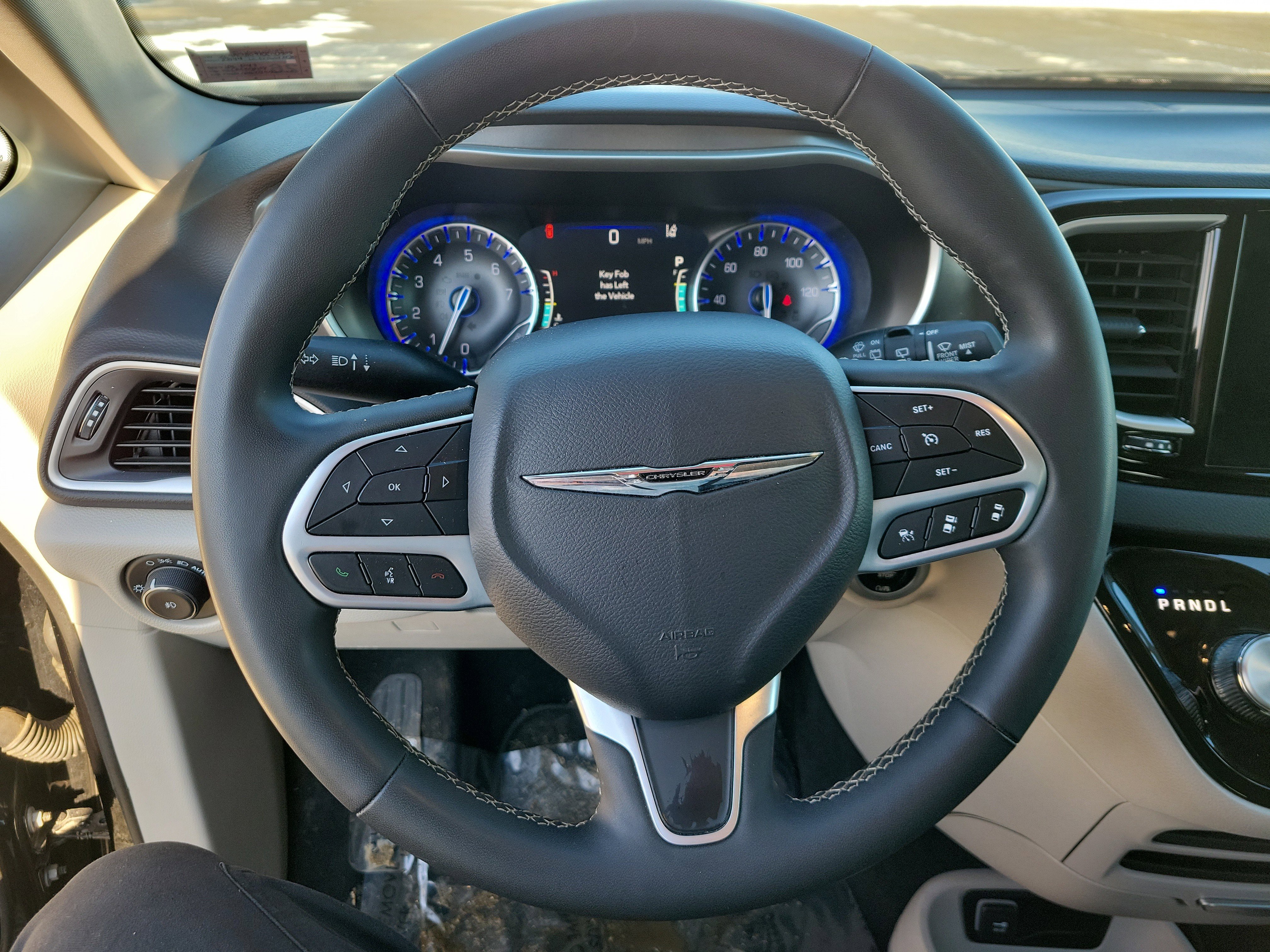 Used 2024 Chrysler Pacifica Touring-L image 22