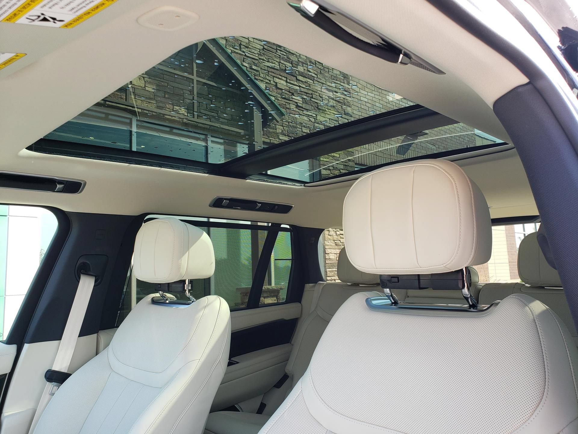 New 2027 Land Rover Range Rover Long Wheelbase SE AWD/4WD image 11