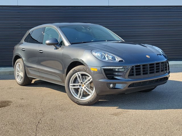 Certified 2017 Porsche Macan AWD/4WD image 9