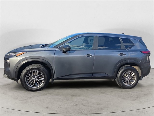 Used 2023 Nissan Rogue S image 2