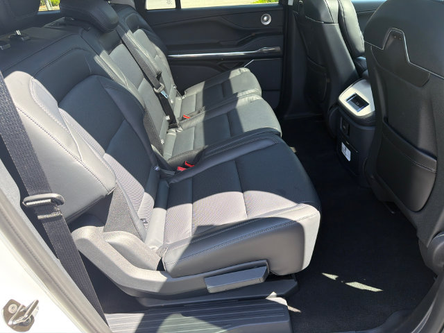 New 2027 Lincoln Navigator L Reserve AWD/4WD image 16