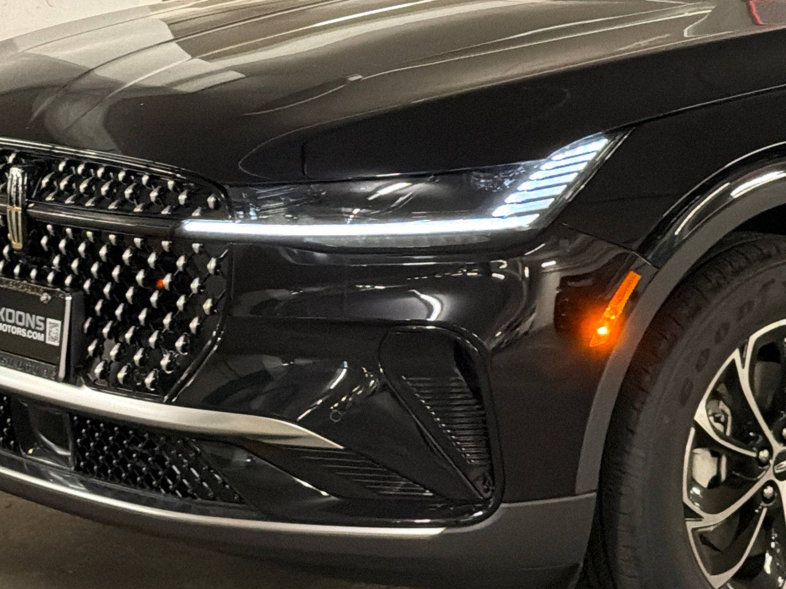 New 2026 Lincoln Nautilus Premier AWD/4WD image 2