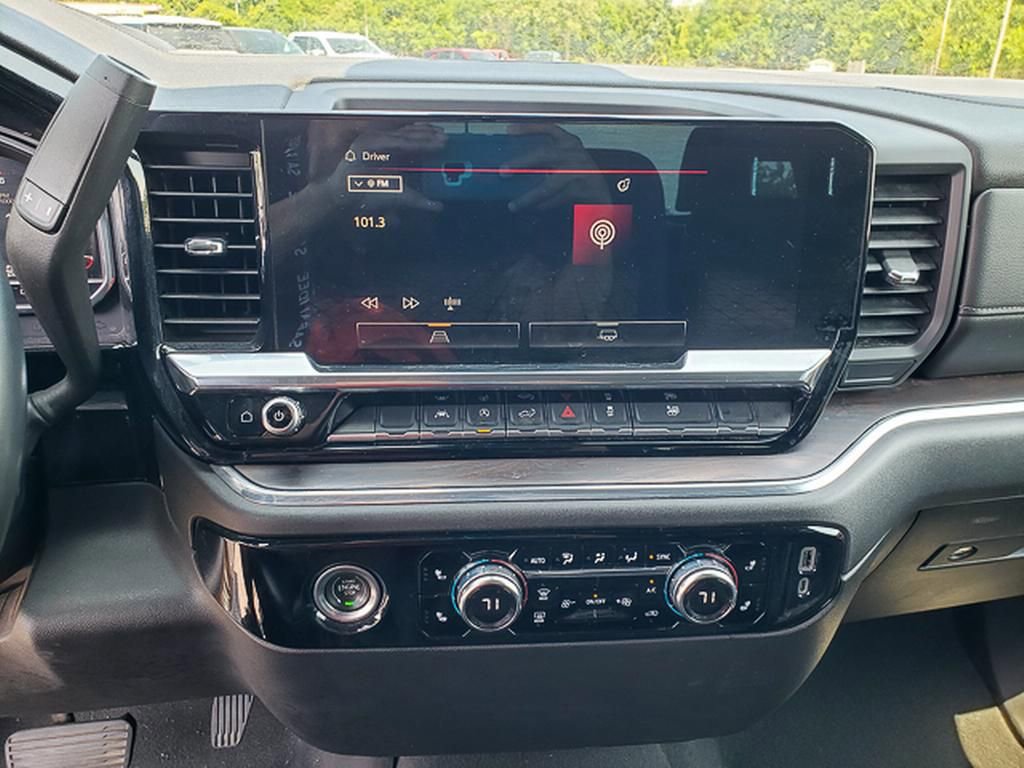 Used 2024 GMC Sierra 1500 SLT image 14