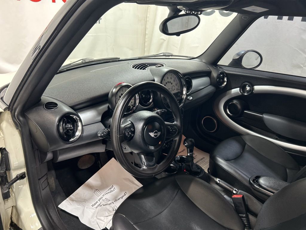Used 2011 MINI Cooper Hardtop image 18