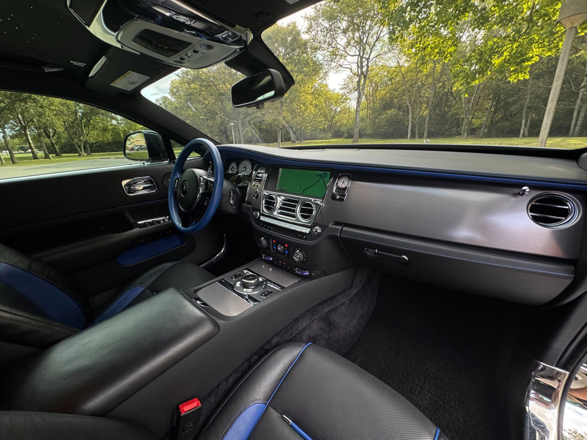 Used 2016 Rolls-Royce Wraith RWD image 38