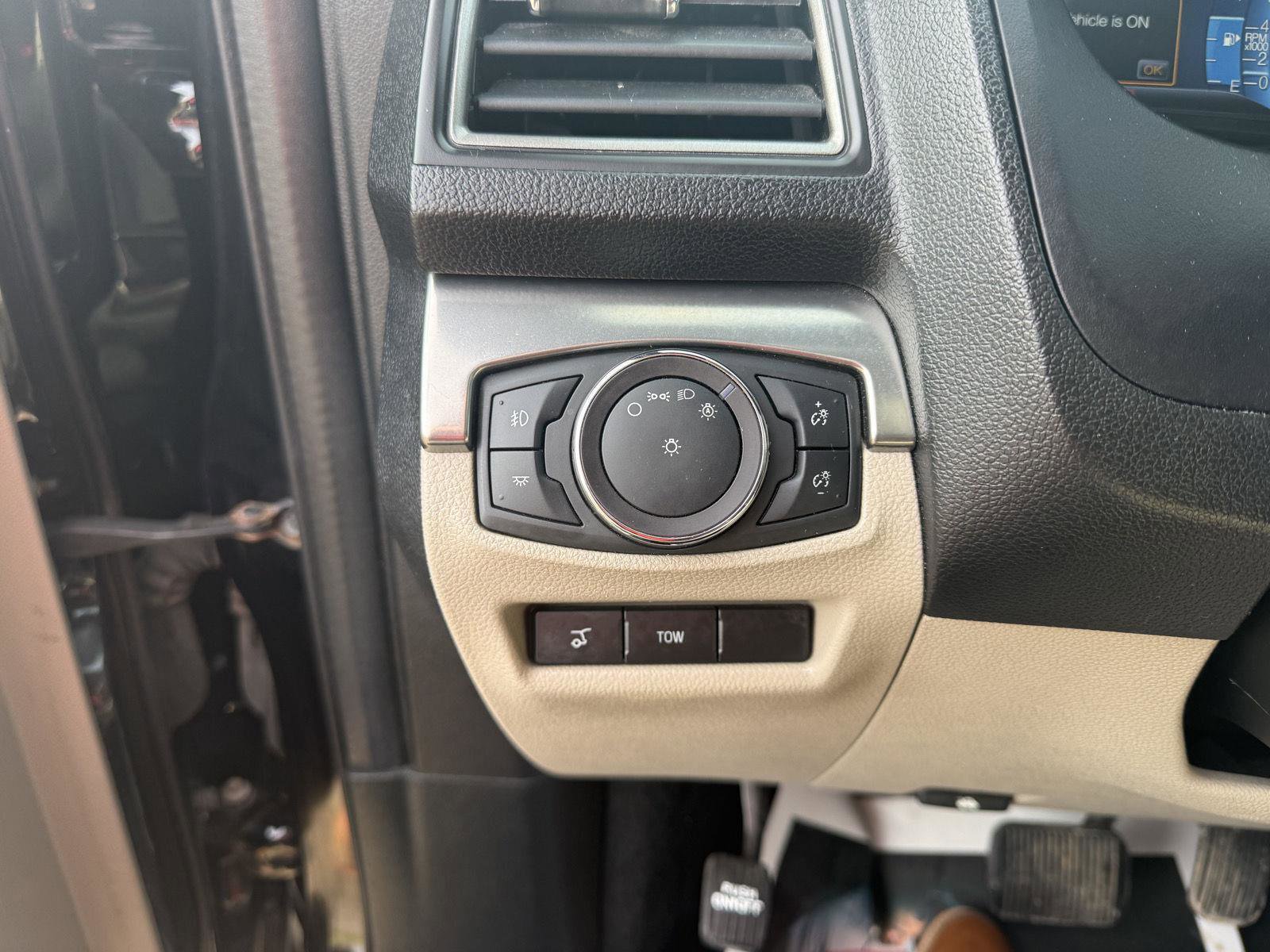 Used 2019 Ford Explorer XLT w/ Equipment Group 202A image 22