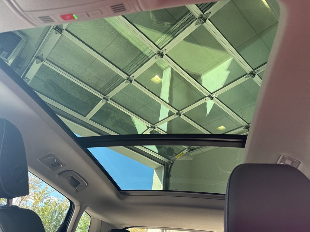 New 2025 Volkswagen Taos SEL image 24