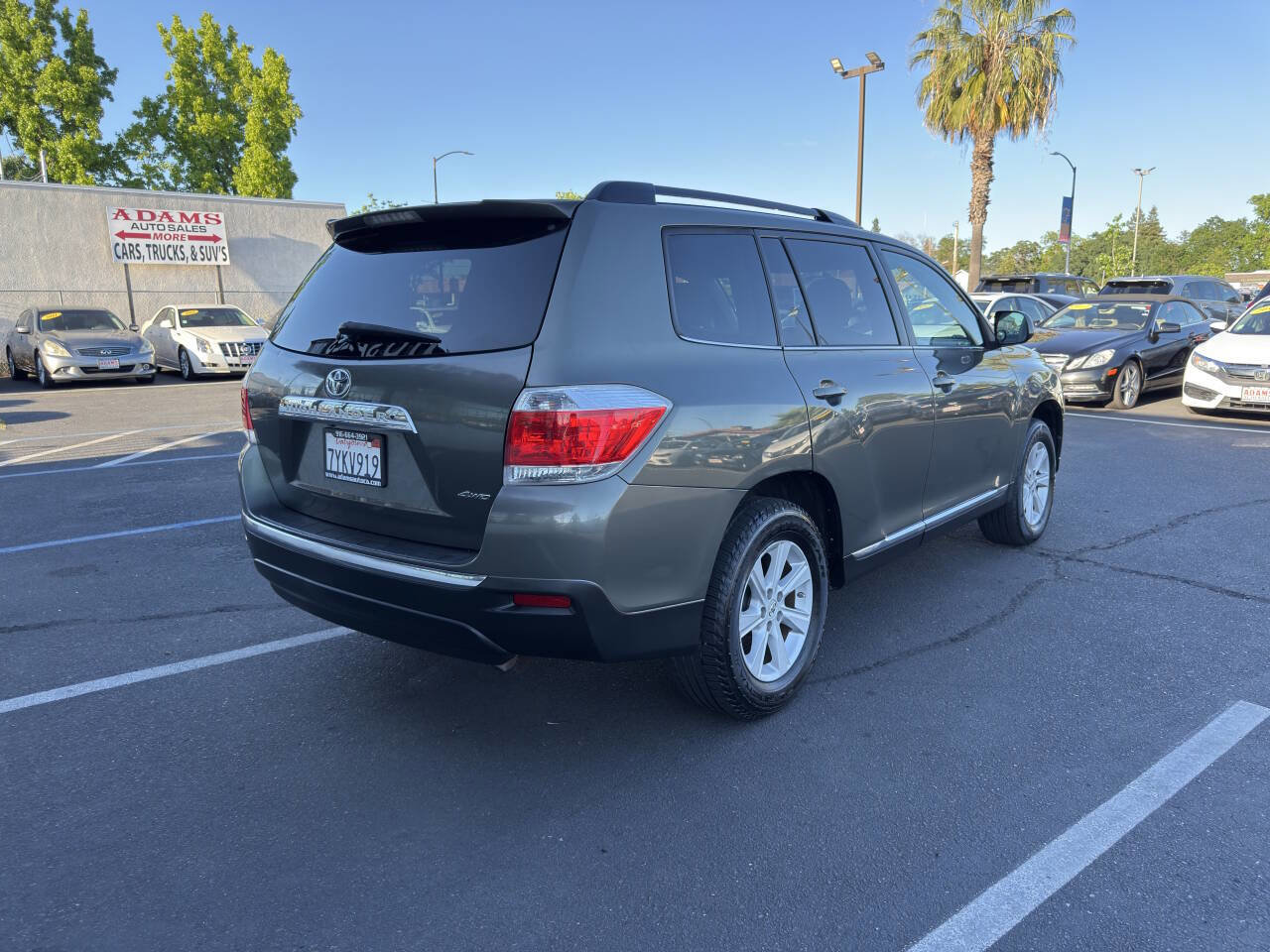 Used 2012 Toyota Highlander 4WD w/ Tech Pkg image 3