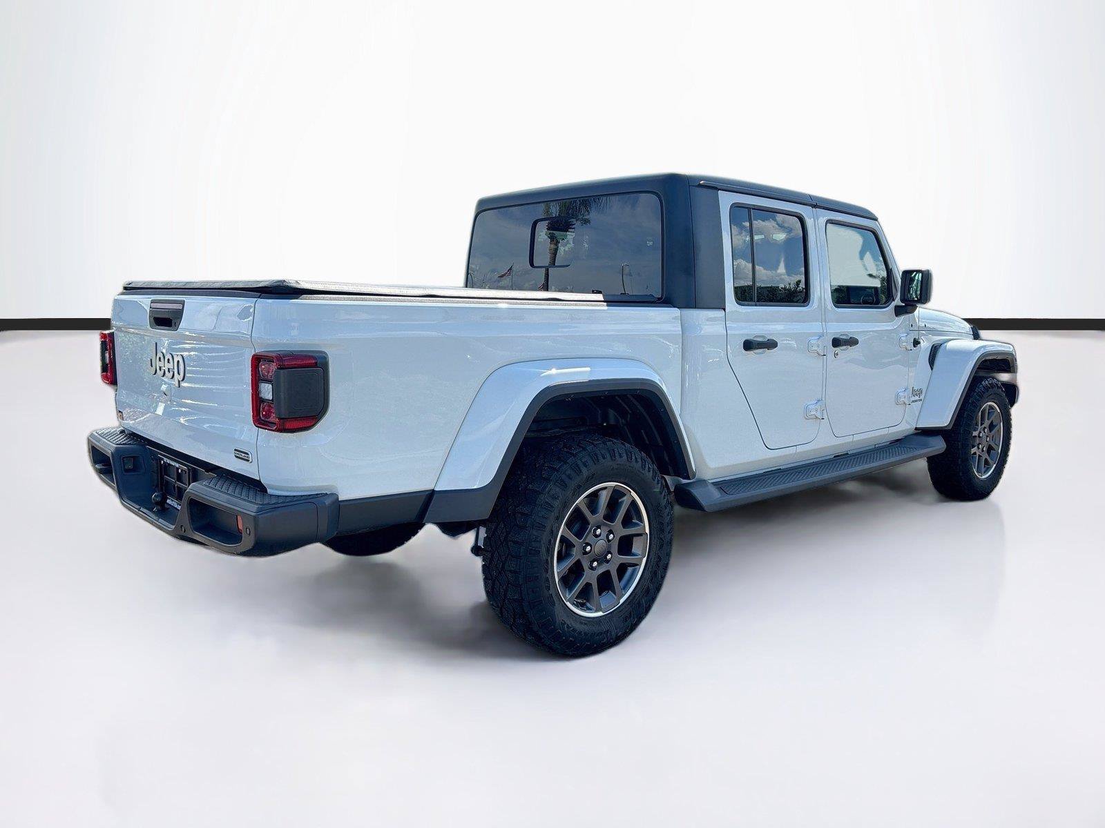 Used 2020 Jeep Gladiator Overland AWD/4WD image 7