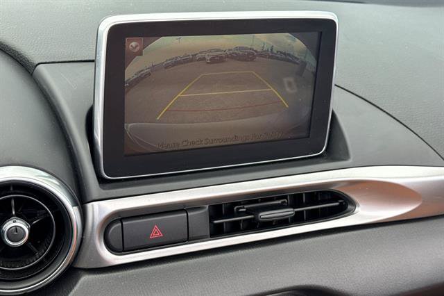 Used 2017 FIAT 124 Spider Classica RWD image 18