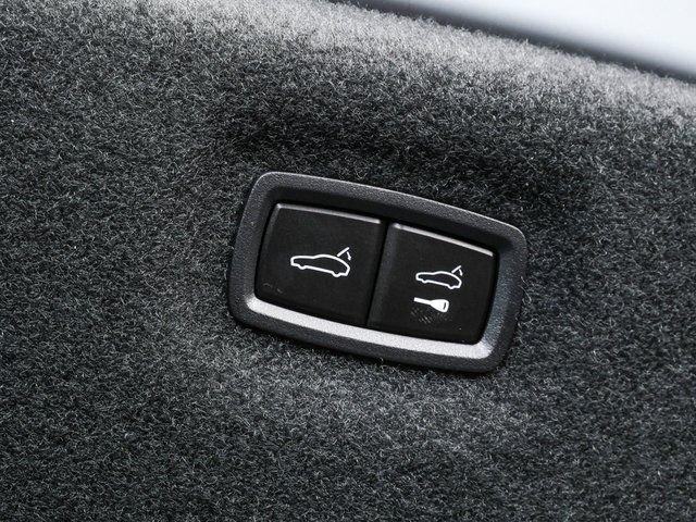 New 2026 Porsche Taycan RWD image 32