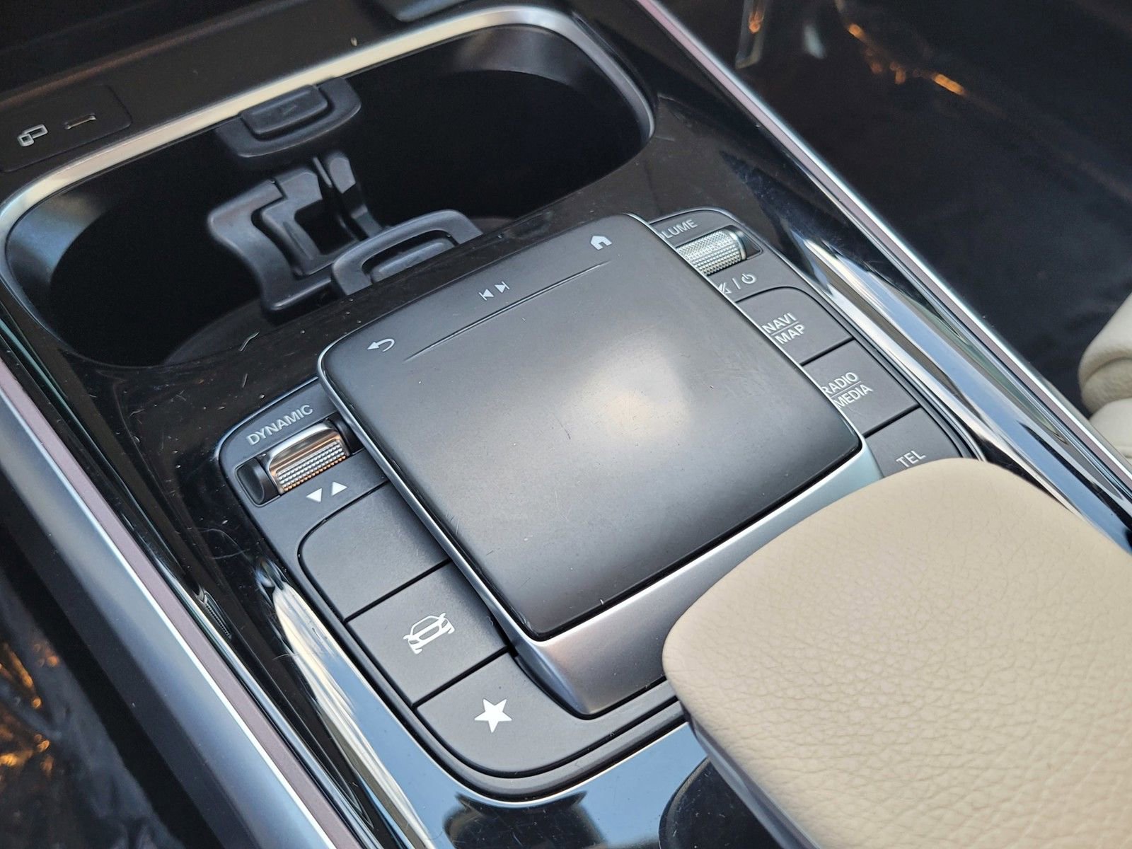Used 2021 Mercedes-Benz GLB 250 4MATIC image 24