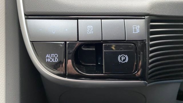 Used 2025 Hyundai Ioniq 5 SE image 33