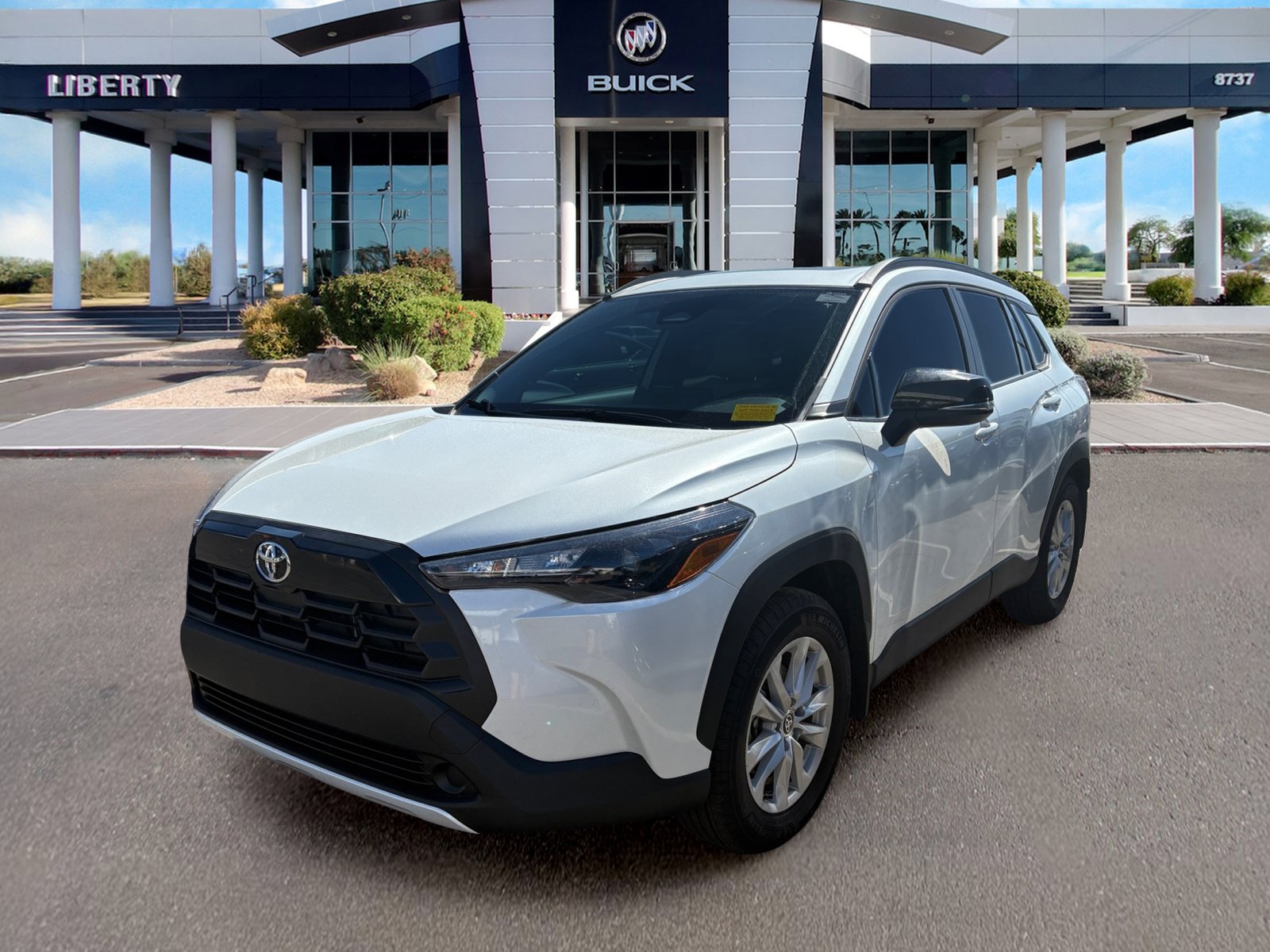 Used 2026 Toyota Corolla Cross LE w/ Moonroof Package FWD image 4