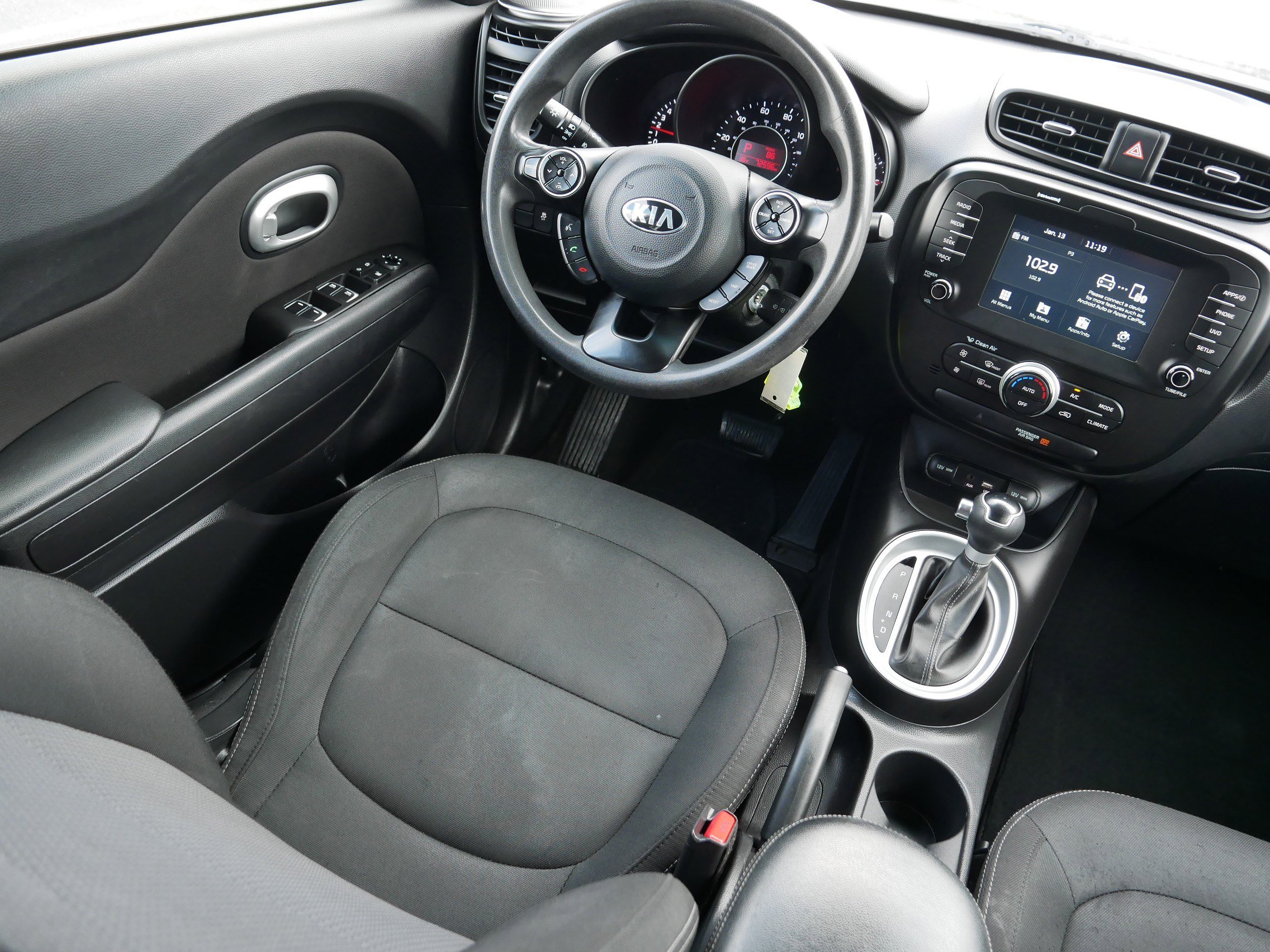 Used 2018 Kia Soul + image 9