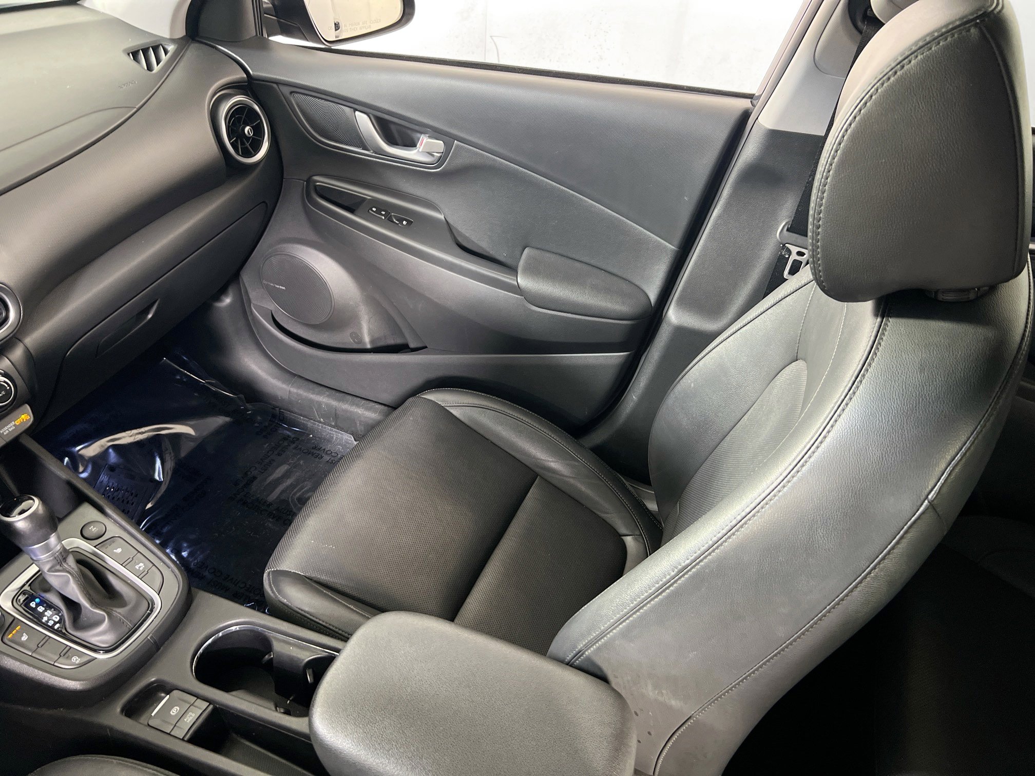 Used 2022 Hyundai Kona Limited w/ Cargo Package image 25