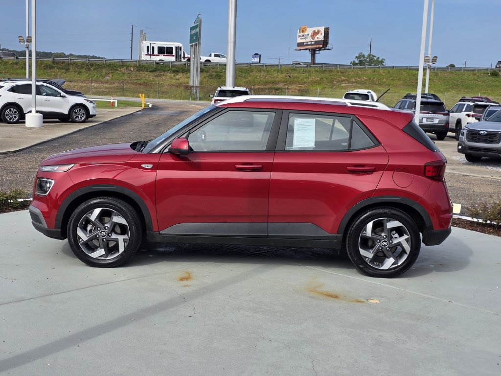 Used 2023 Hyundai Venue Limited w/ Cargo Package FWD image 6